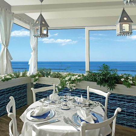 Hotel Maremonti Габиче Маре Ресторант снимка