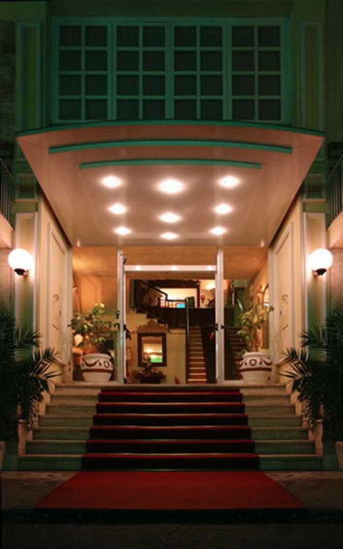 Hotel Maremonti Габиче Маре Екстериор снимка