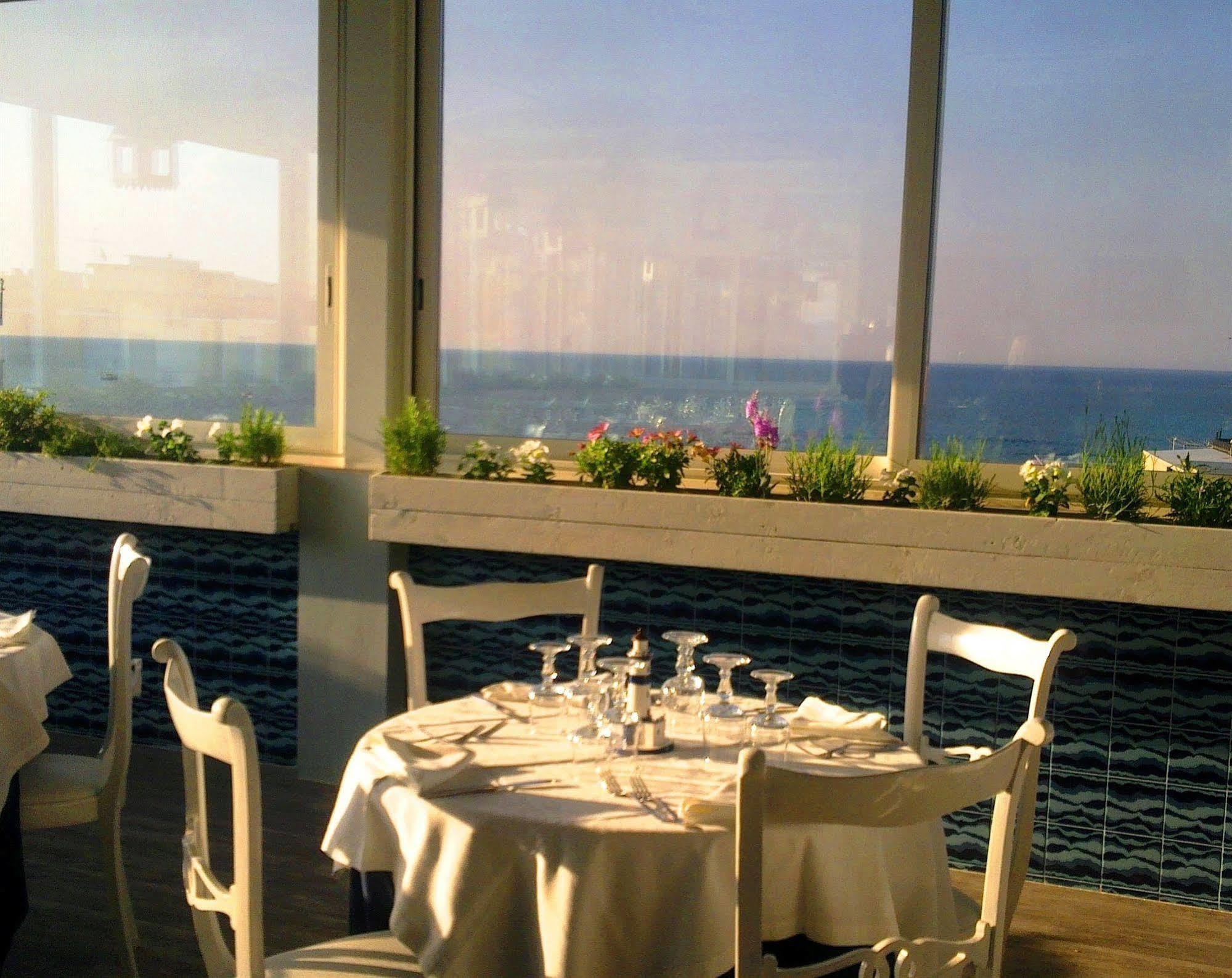 Hotel Maremonti Габиче Маре Екстериор снимка