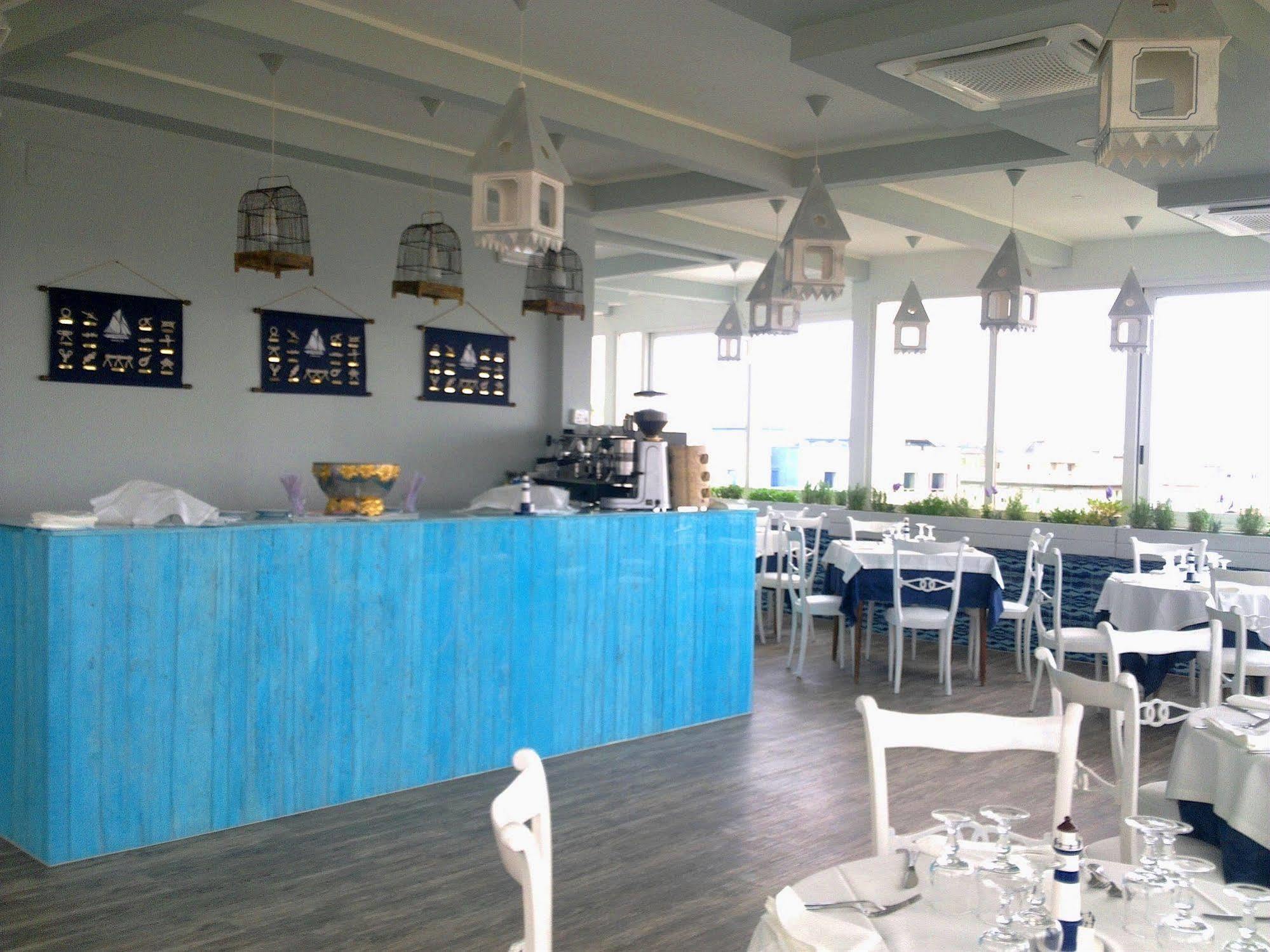 Hotel Maremonti Габиче Маре Екстериор снимка