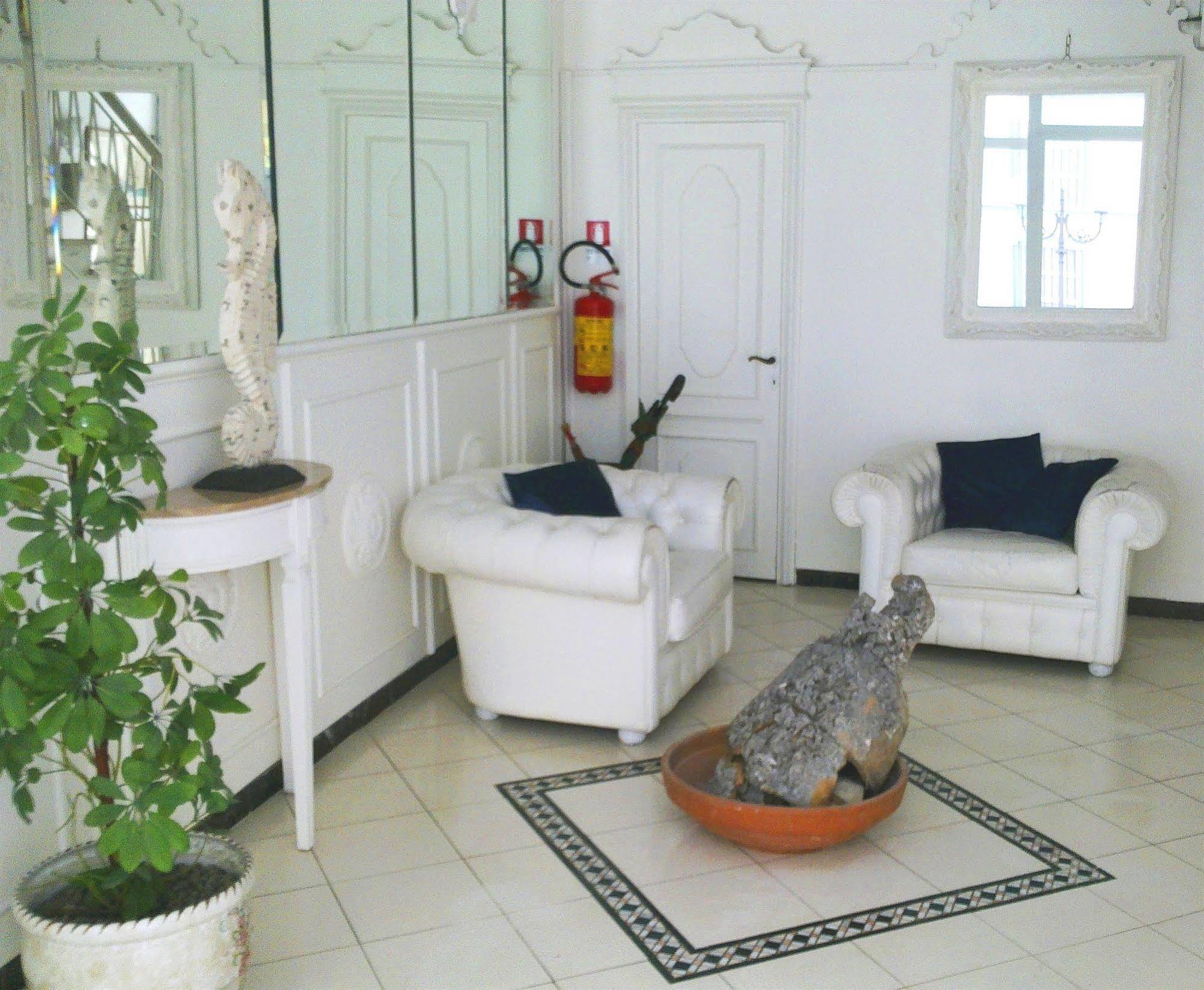 Hotel Maremonti Габиче Маре Екстериор снимка